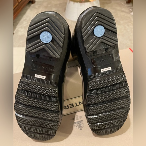 Hunter Original Refined Tall Gloss Waterproof Rain Boots in Black - Picture 4 of 5